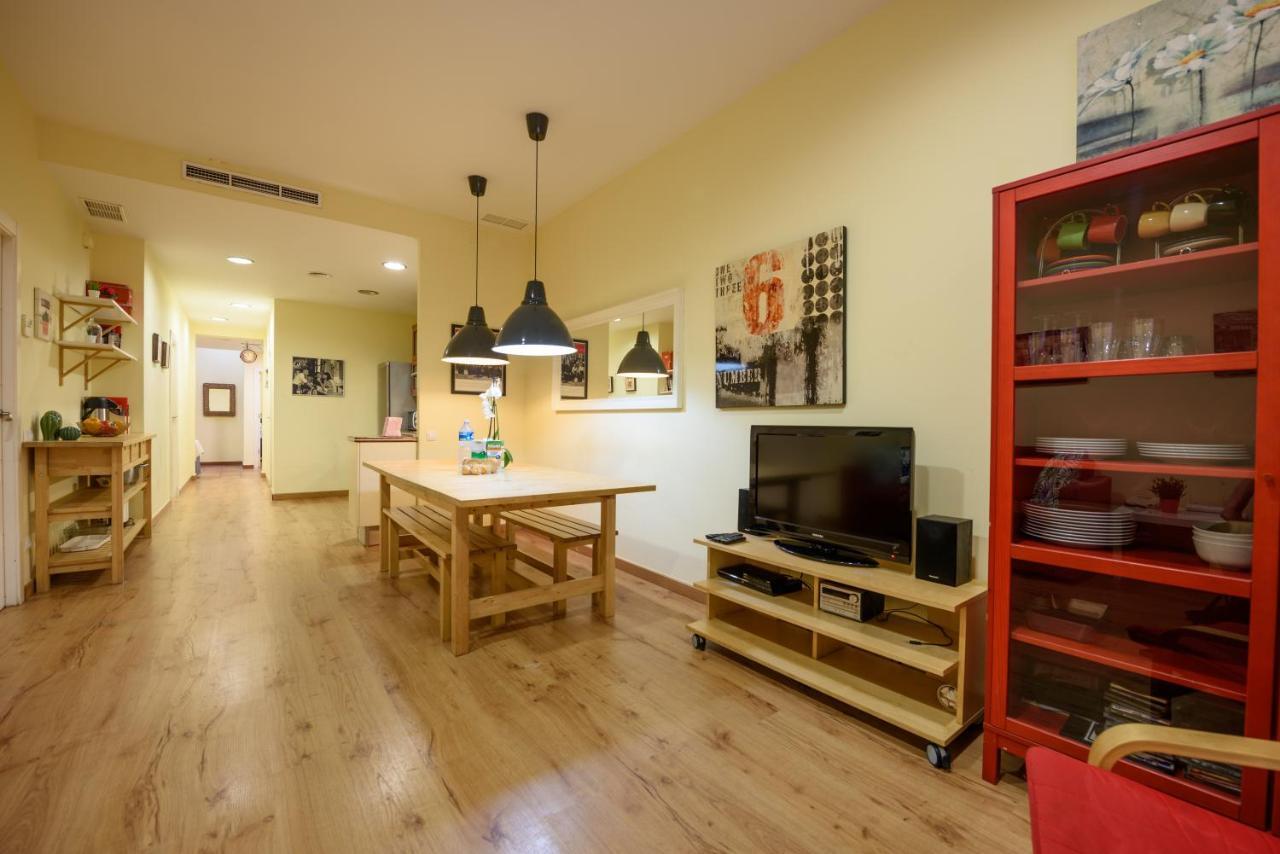 Ramblasrentals Chic & Spacious Flat Pool Table 15M Ramblas - Parking - Wifi Barcelona Exterior foto
